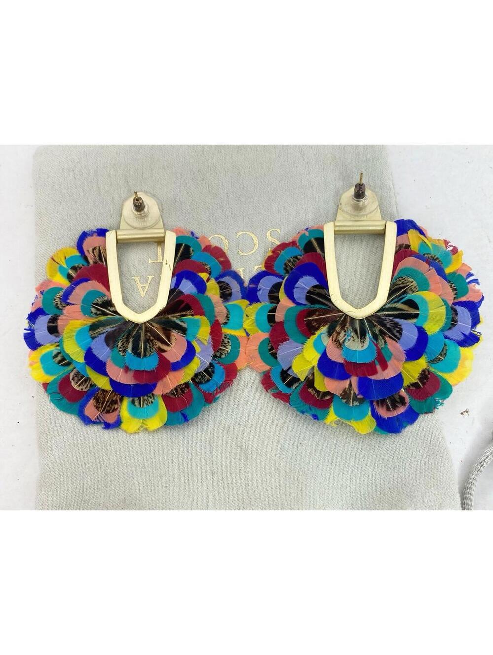 EUC KENDRA SCOTT DIANE FEATHER STATEMENT EARRINGS Muti Colored Feather - Picture 4 of 13